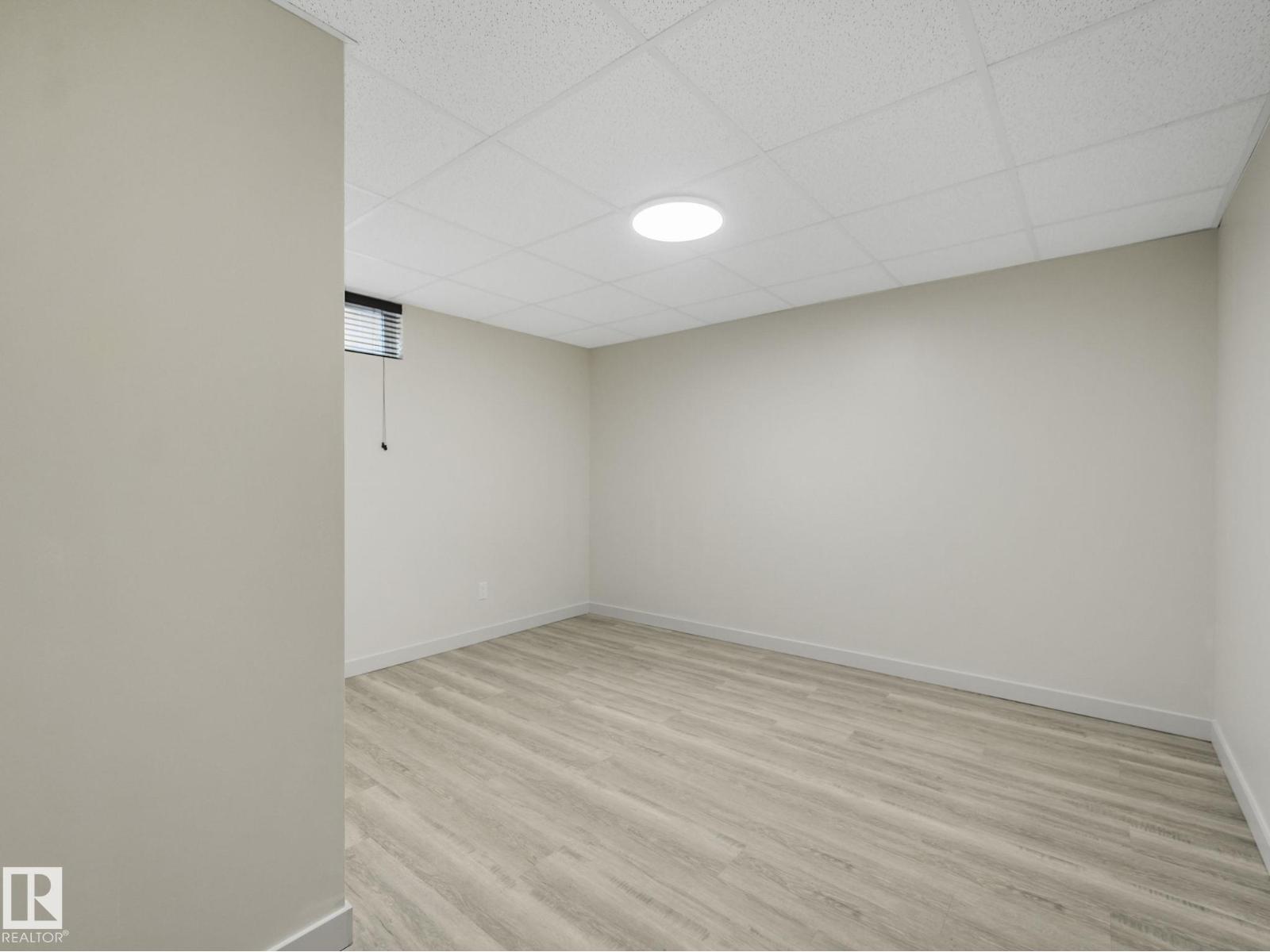 7607 70 Av Nw Property Photo 33