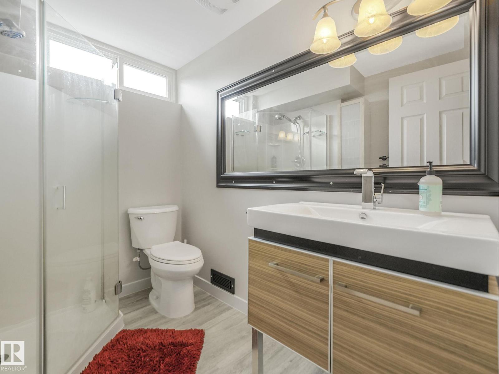 7607 70 Av Nw Property Photo 36