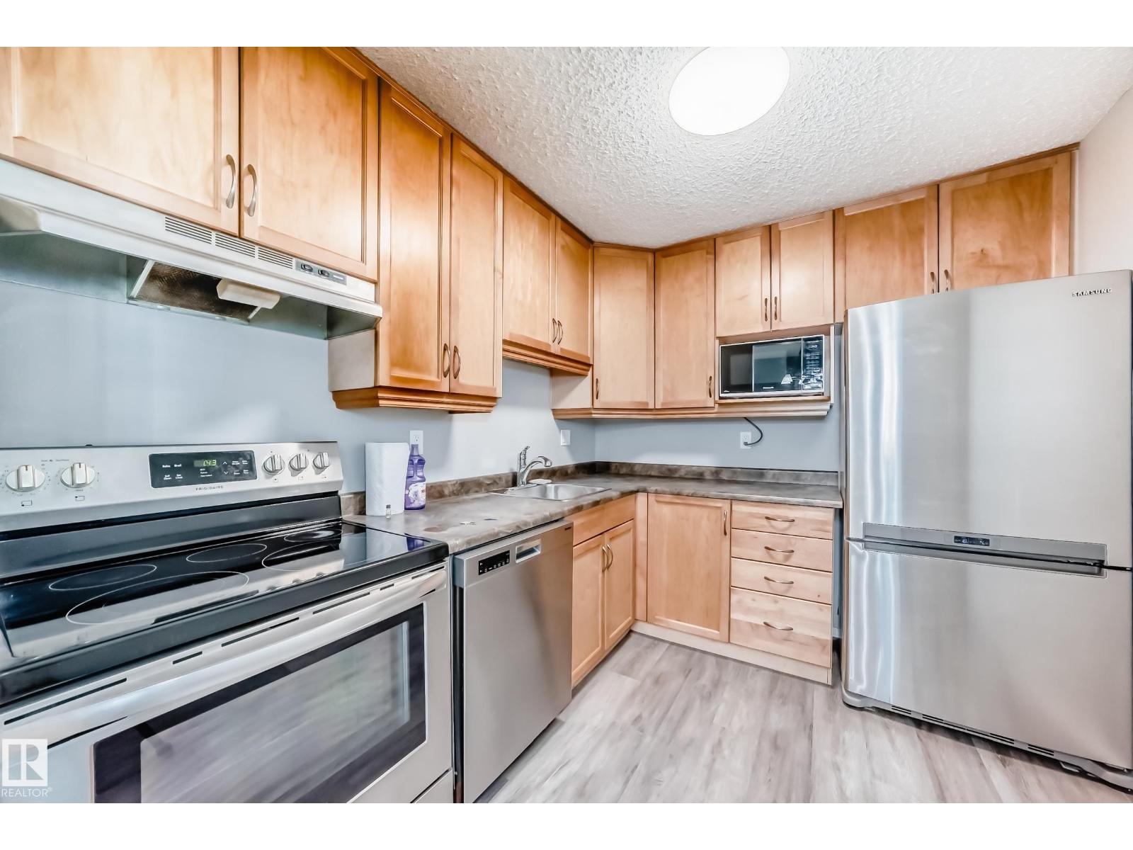 #202 328 Woodbridge Wy Property Photo 6
