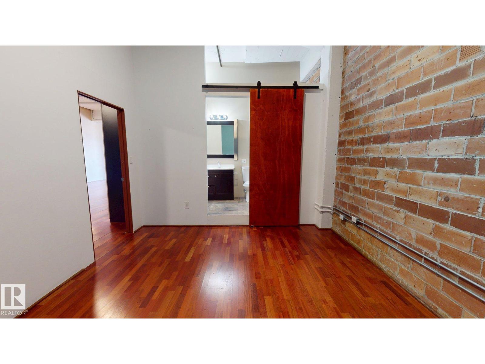 #241 10309 107 St Nw Property Photo 10