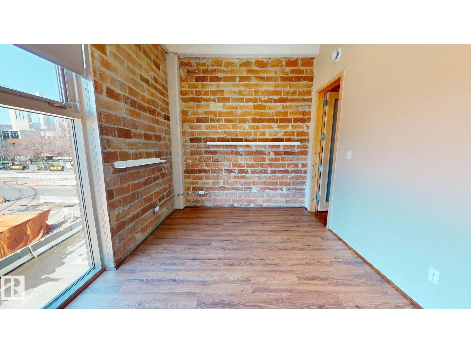 #241 10309 107 St Nw Property Photo 14
