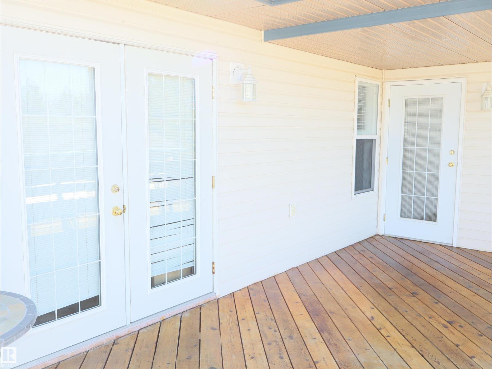 5802 52 Av Property Photo 5