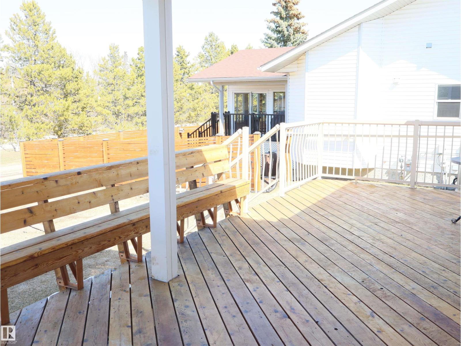 5802 52 Av Property Photo 7