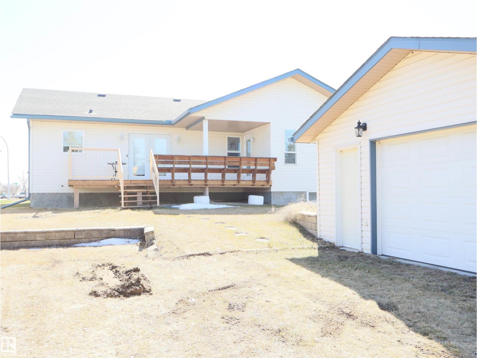 5802 52 Av Property Photo 12