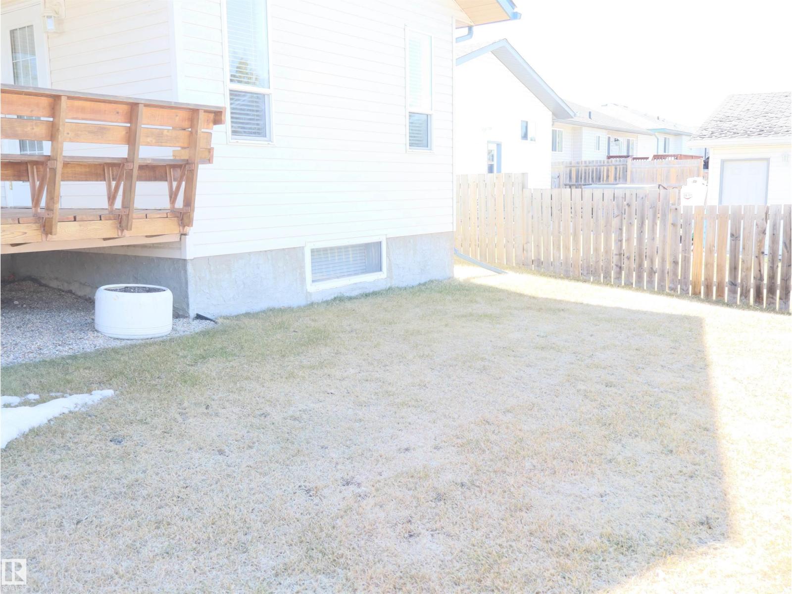 5802 52 Av Property Photo 13