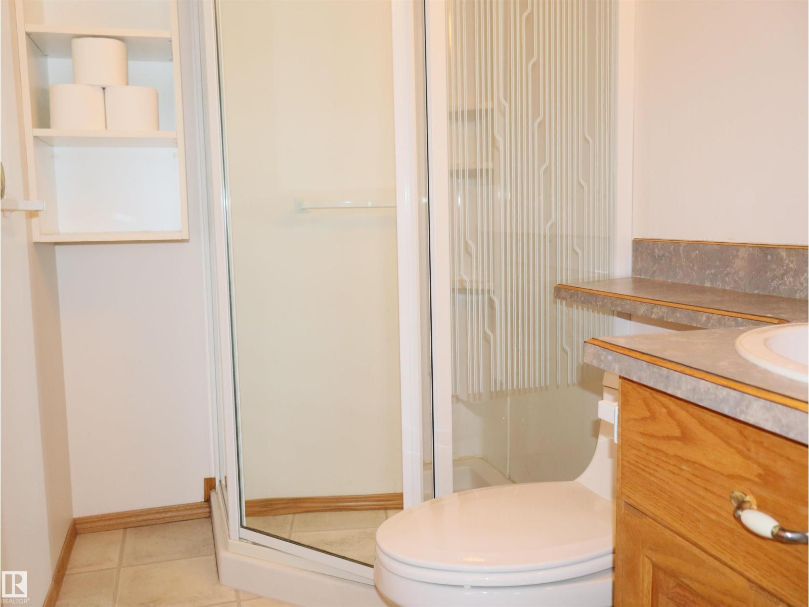 5802 52 Av Property Photo 41