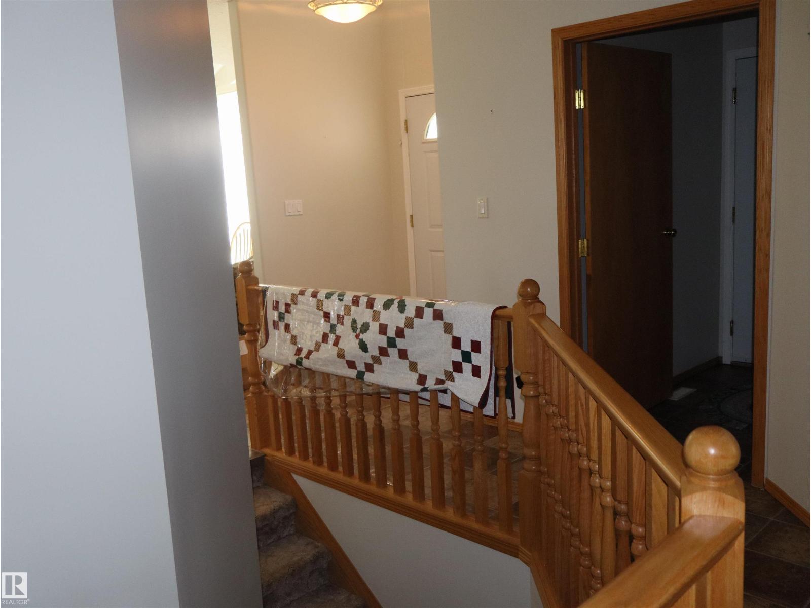 5802 52 Av Property Photo 42