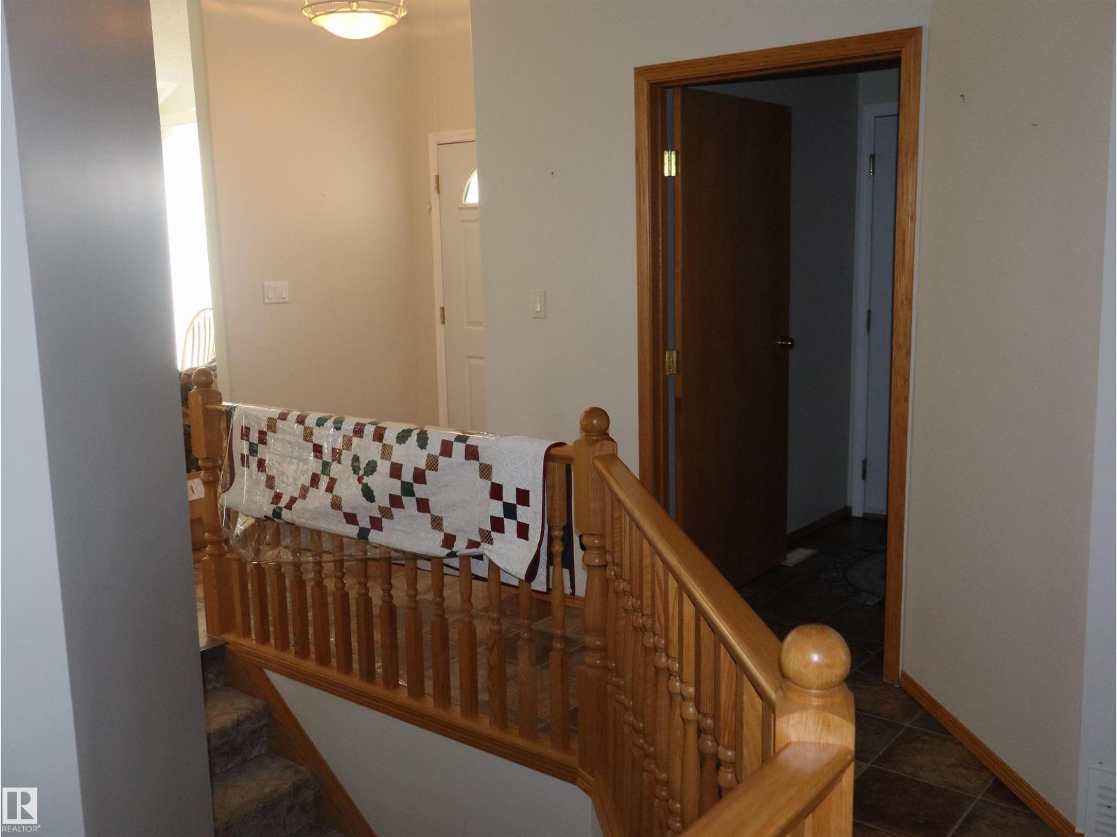 5802 52 Av Property Photo 43