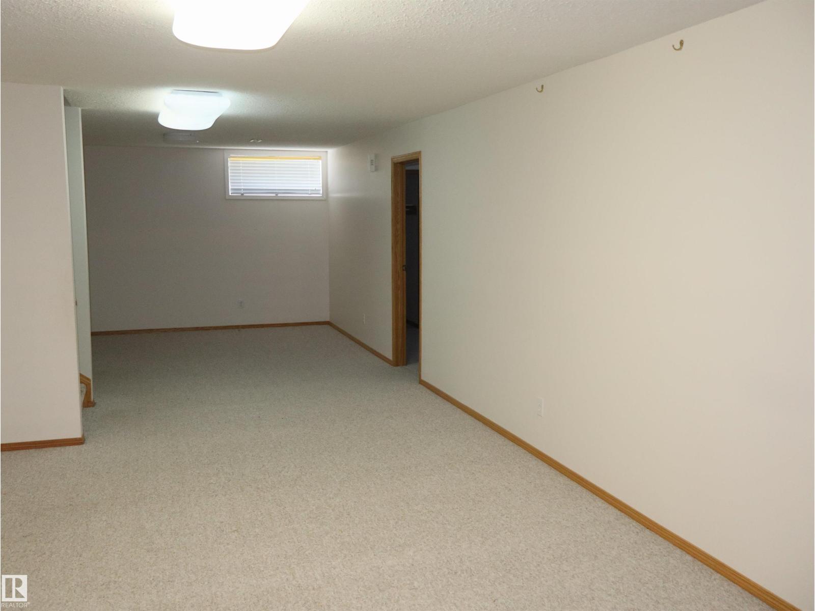 5802 52 Av Property Photo 46