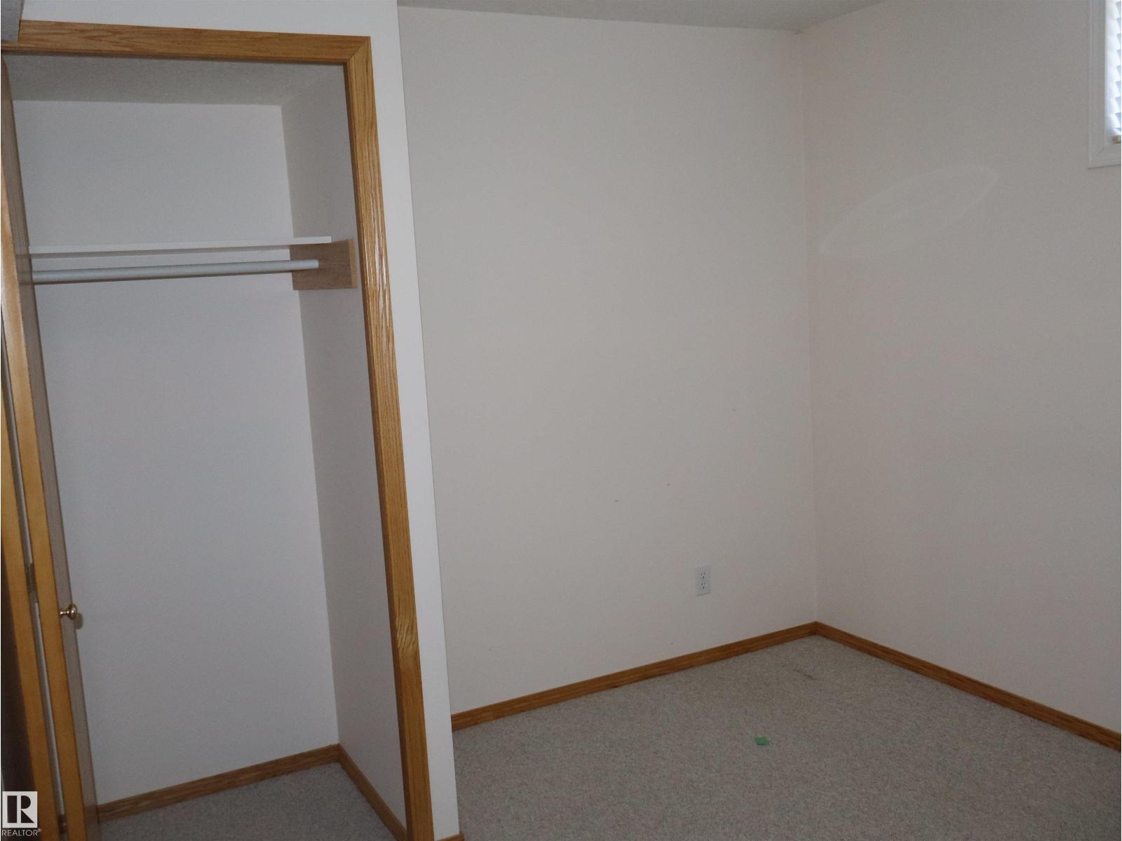 5802 52 Av Property Photo 49