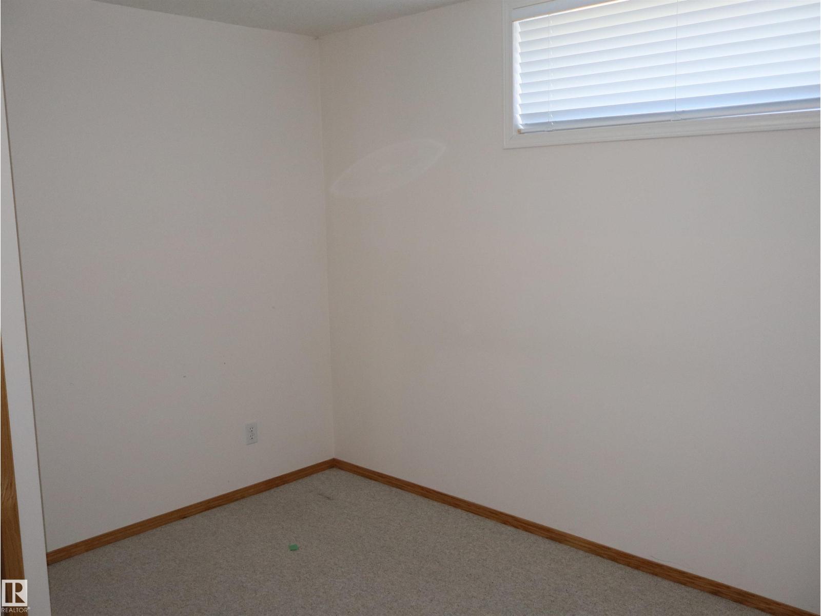 5802 52 Av Property Photo 50