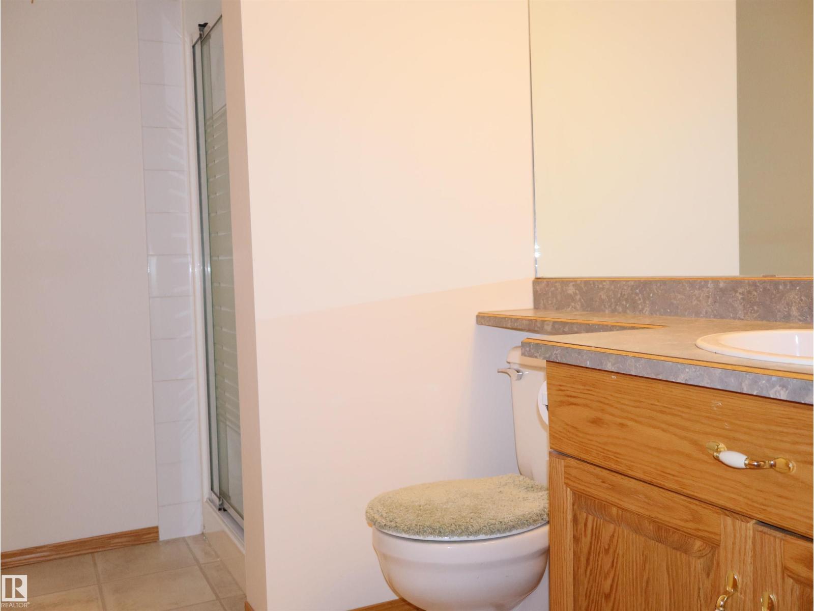 5802 52 Av Property Photo 52