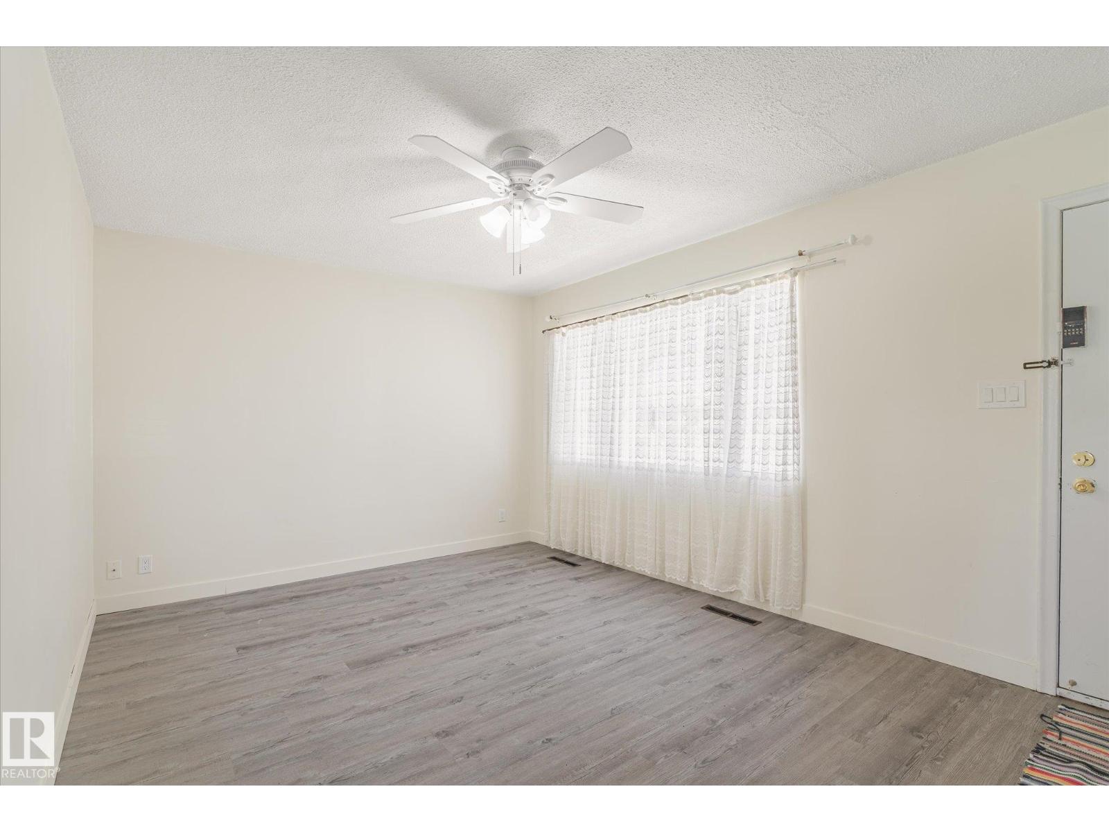 10531 128 Av Nw Property Photo 3