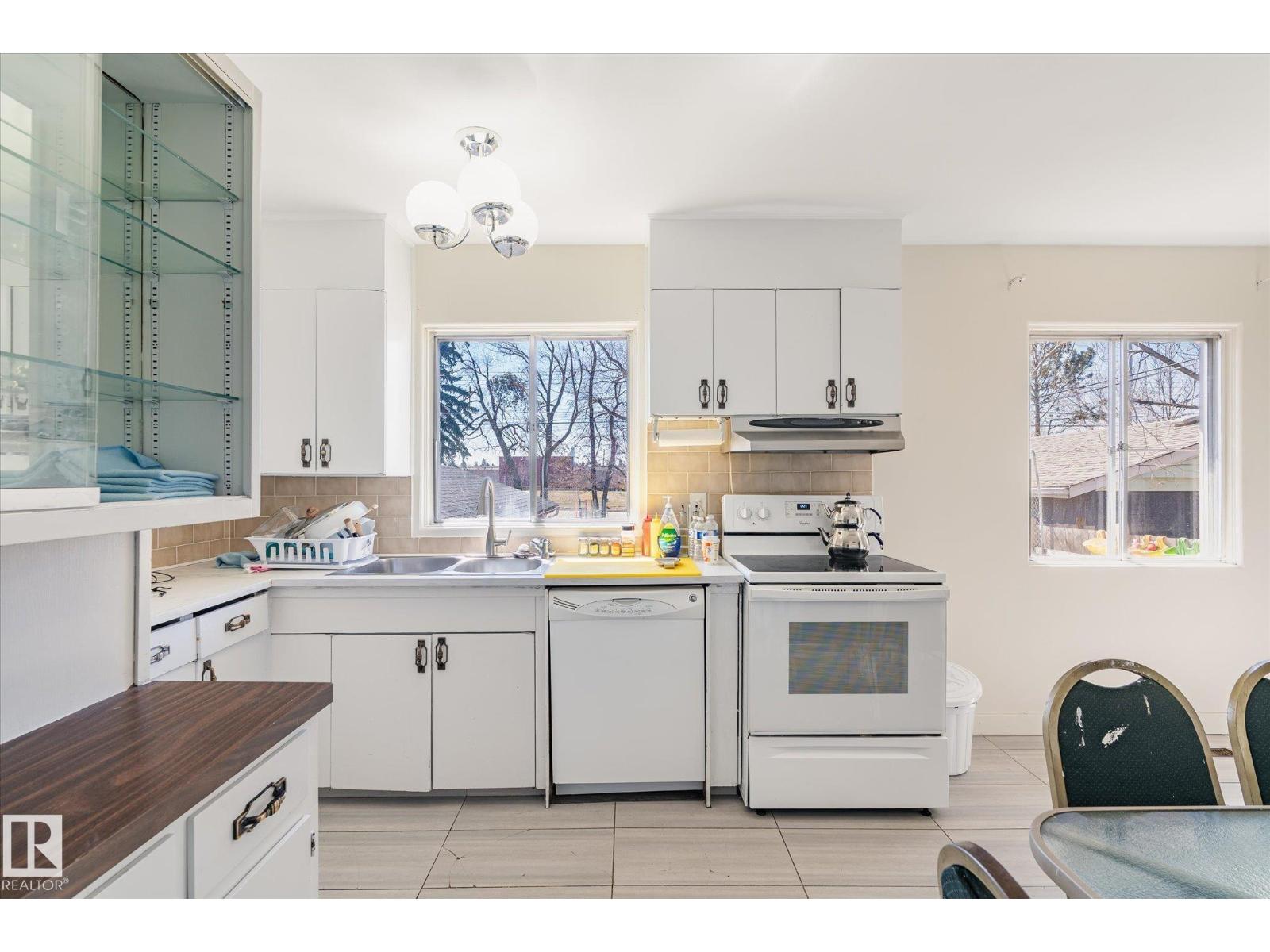10531 128 Av Nw Property Photo 8
