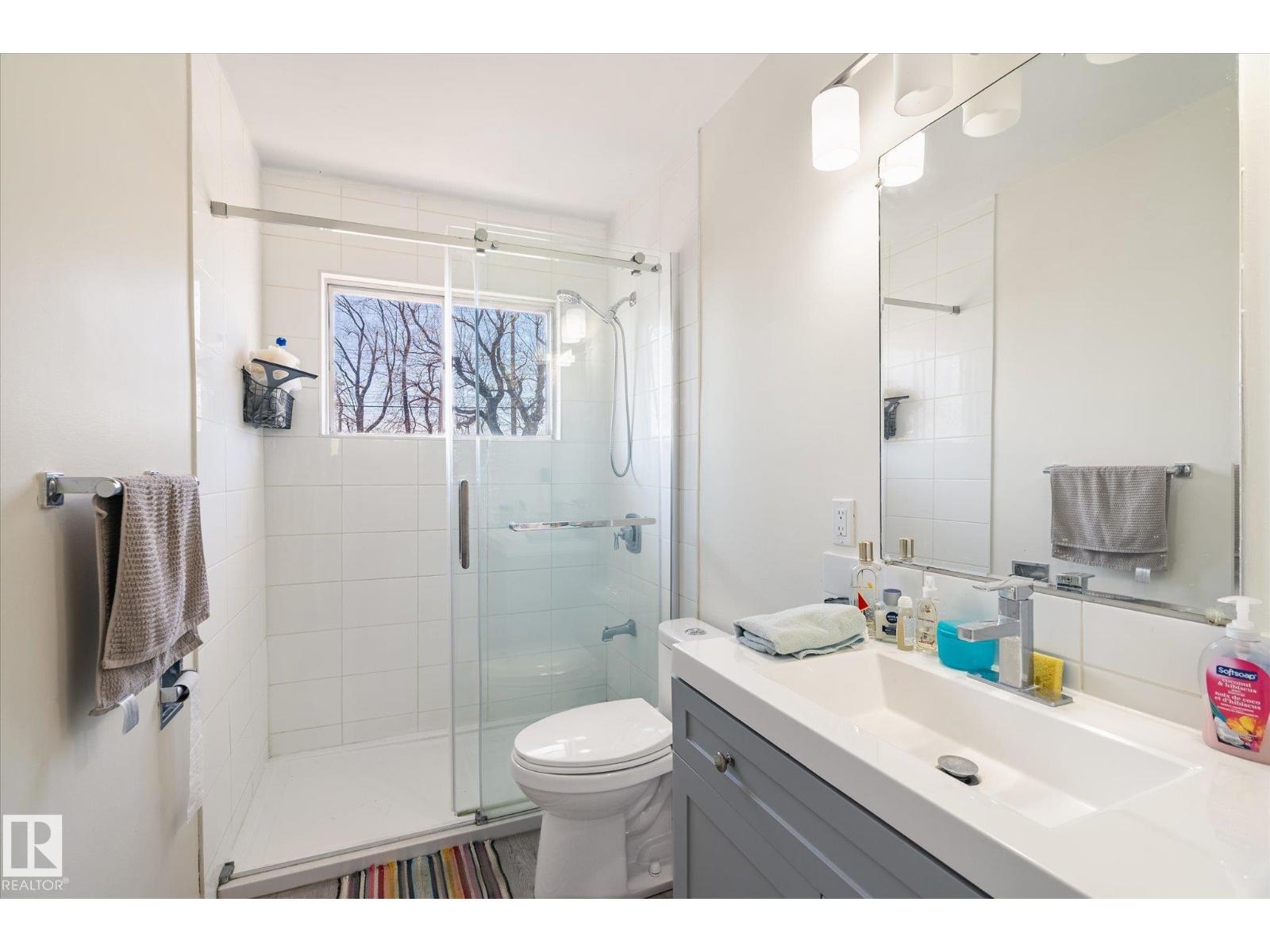 10531 128 Av Nw Property Photo 16