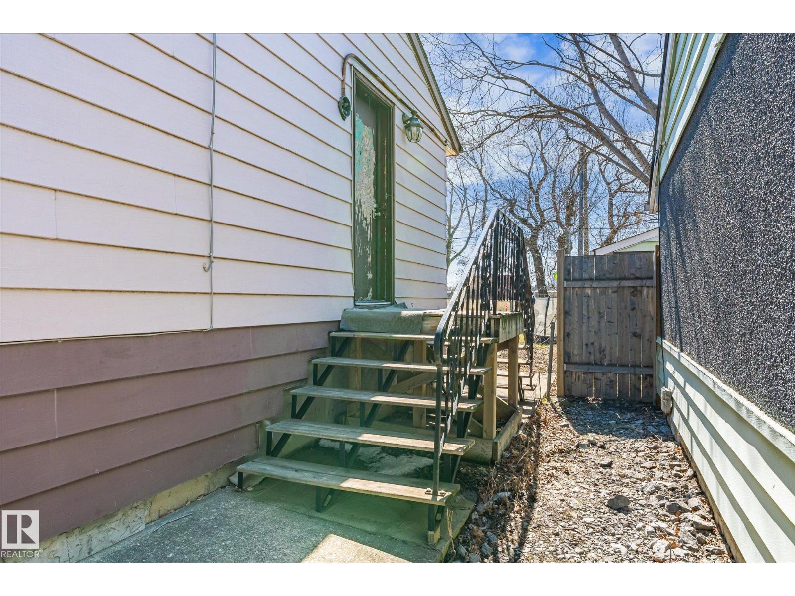 10531 128 Av Nw Property Photo 31