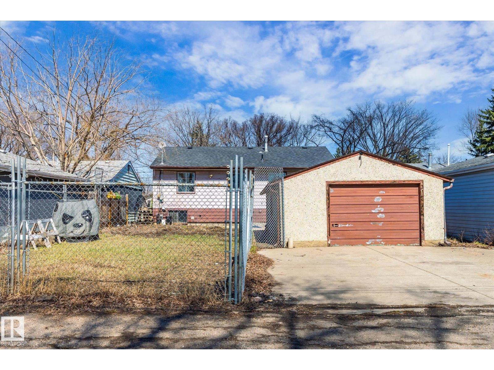 10531 128 Av Nw Property Photo 37