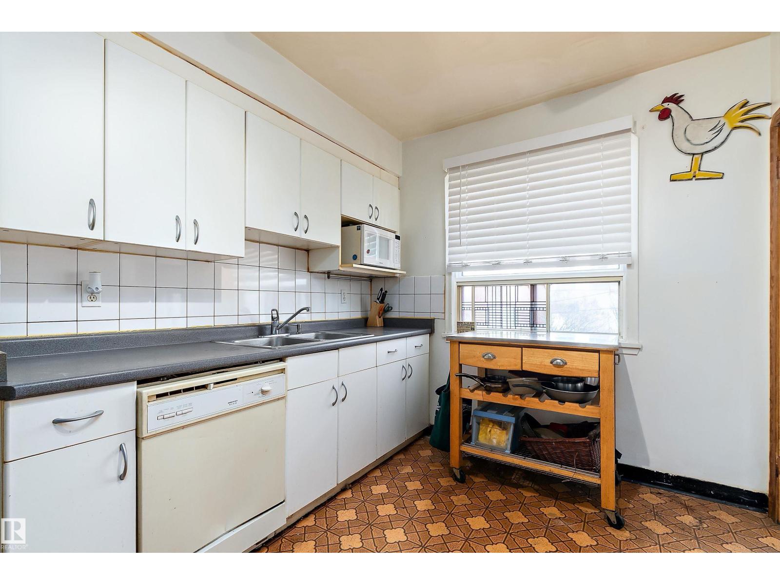 10124 88 Av Nw Property Photo 7