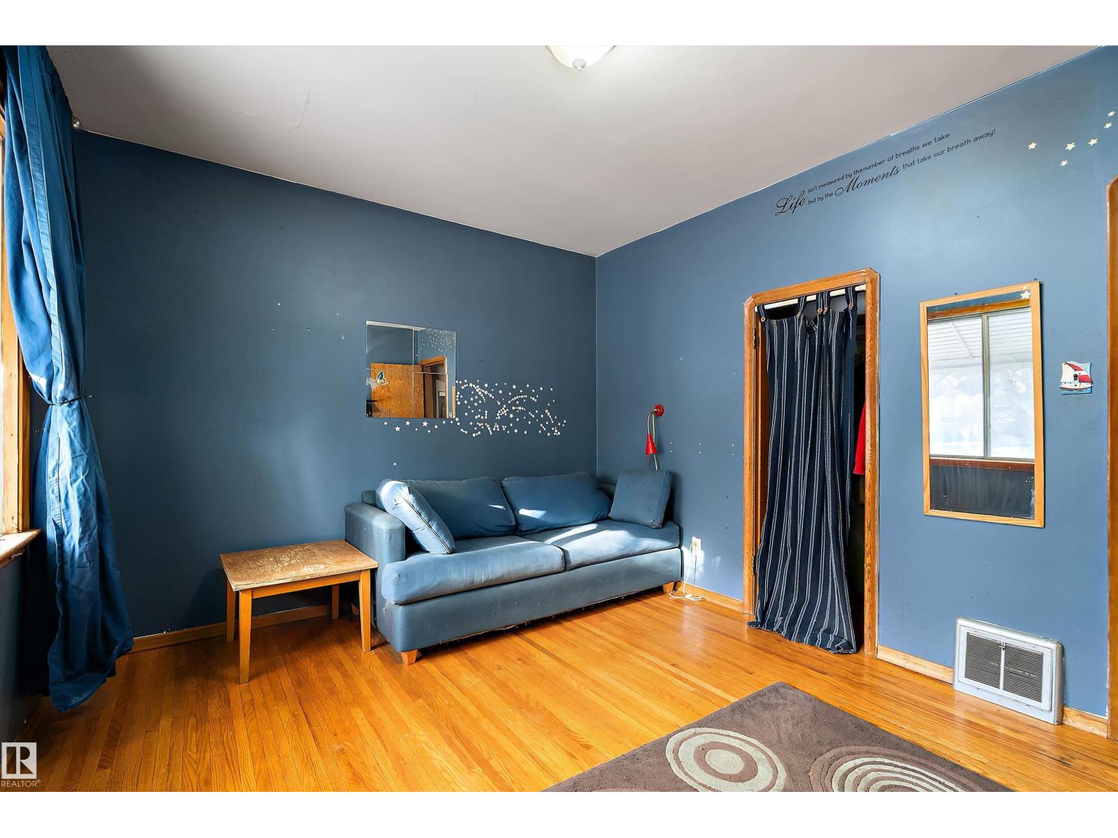 10124 88 Av Nw Property Photo 8