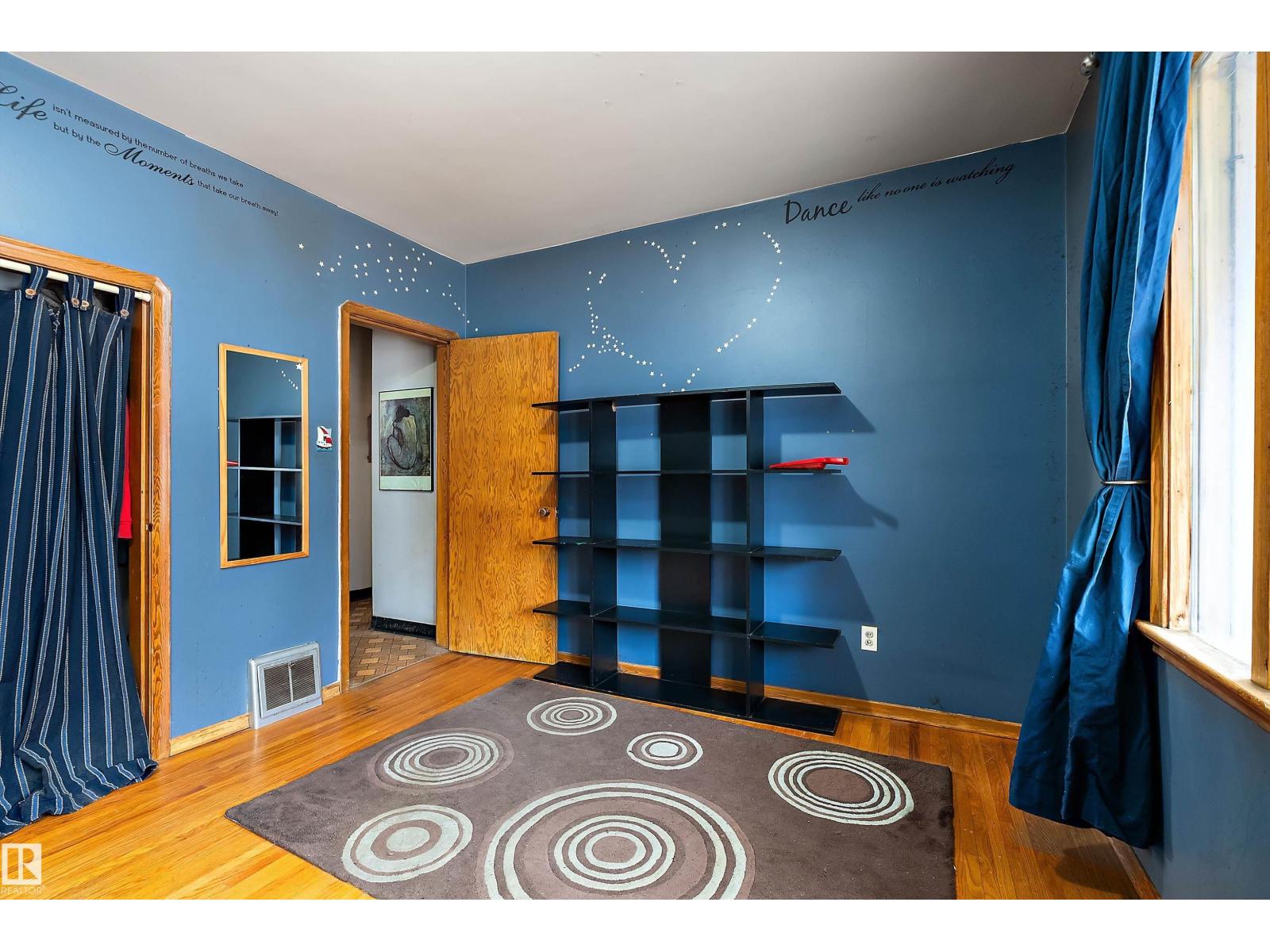 10124 88 Av Nw Property Photo 9