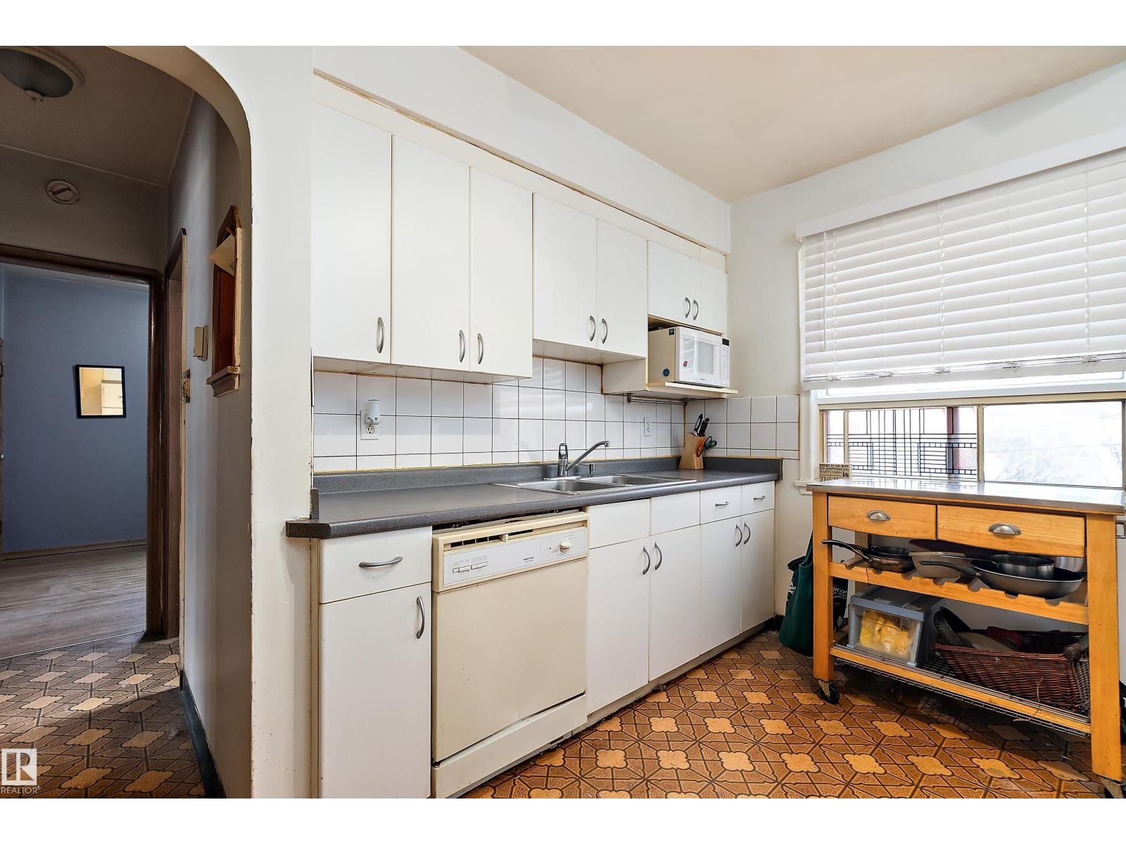 10124 88 Av Nw Property Photo 10