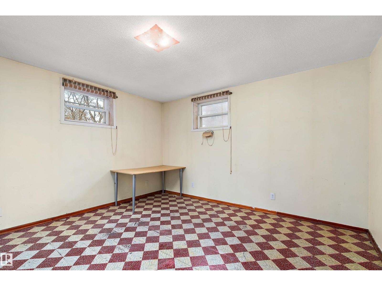 10124 88 Av Nw Property Photo 15