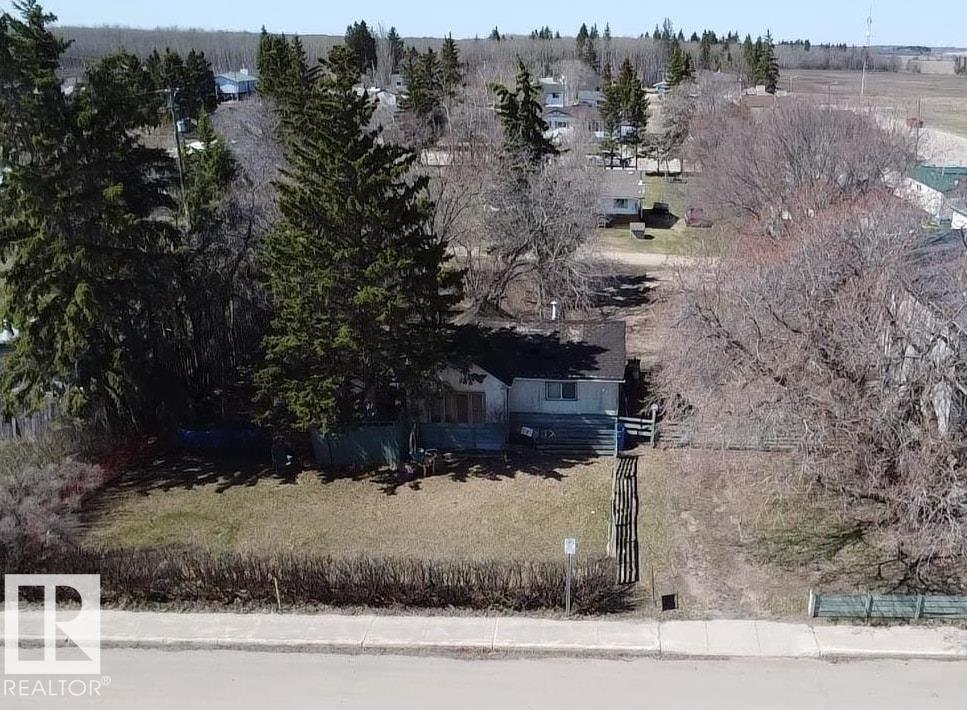 5010 50 ST Property Photo 1