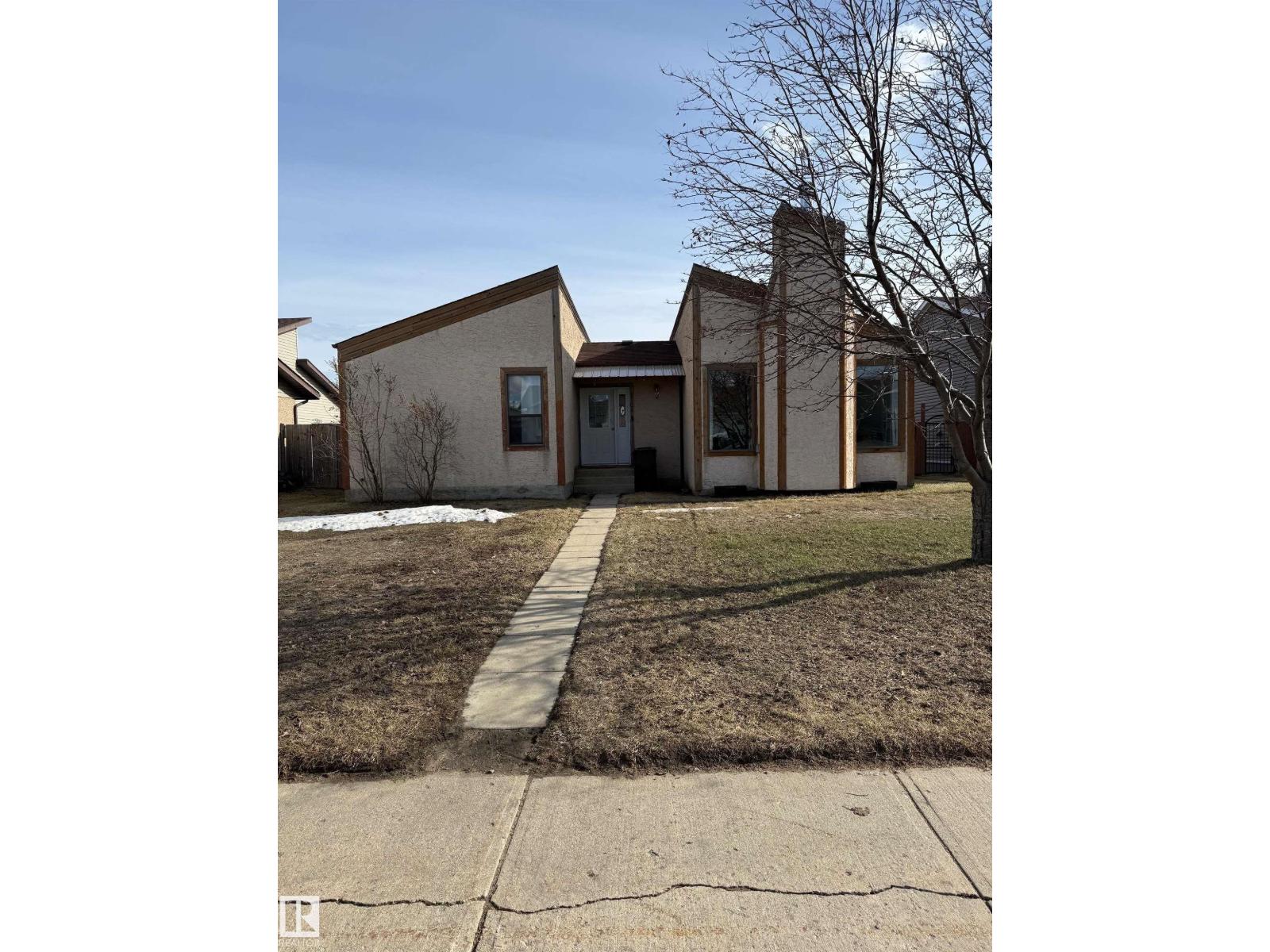 5108 58 AV Property Photo 1