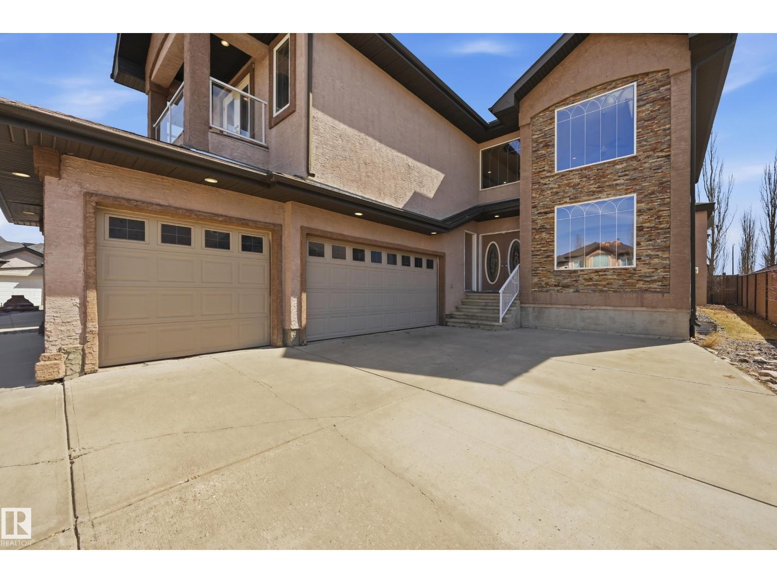 3105 65 St Property Photo 3