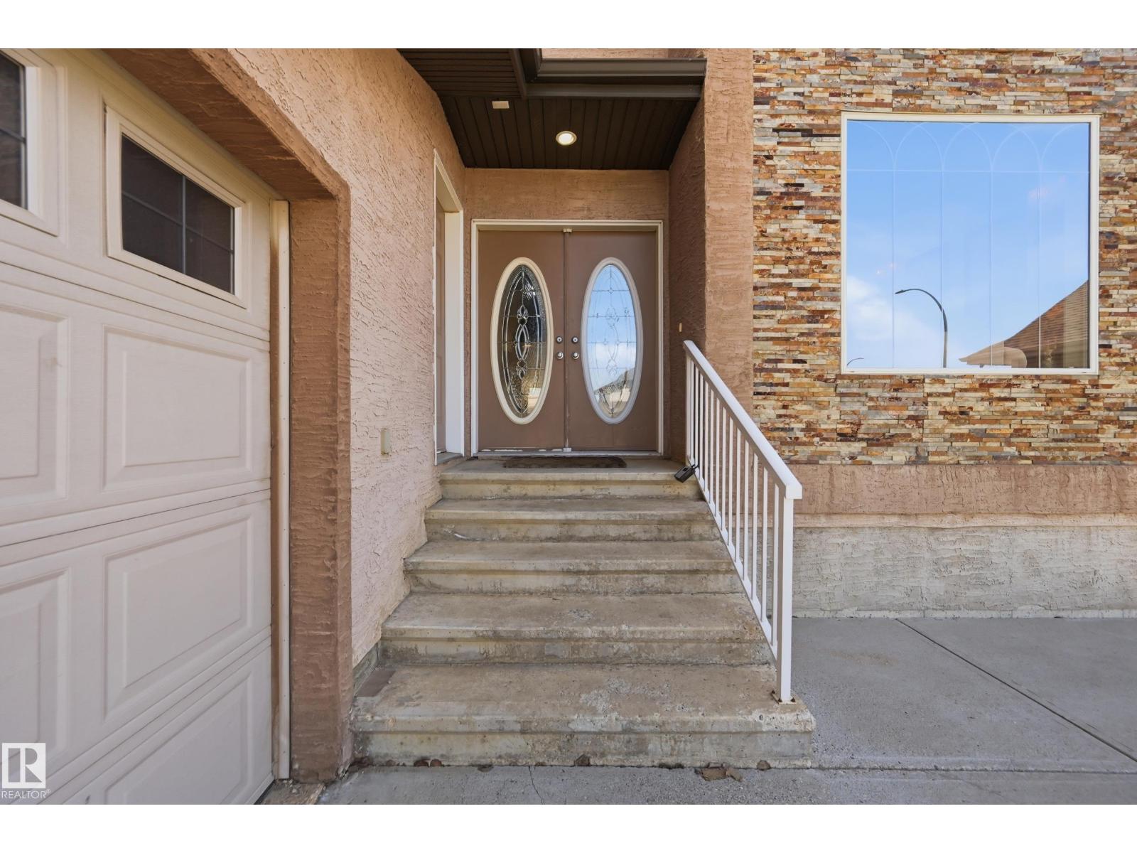 3105 65 St Property Photo 4
