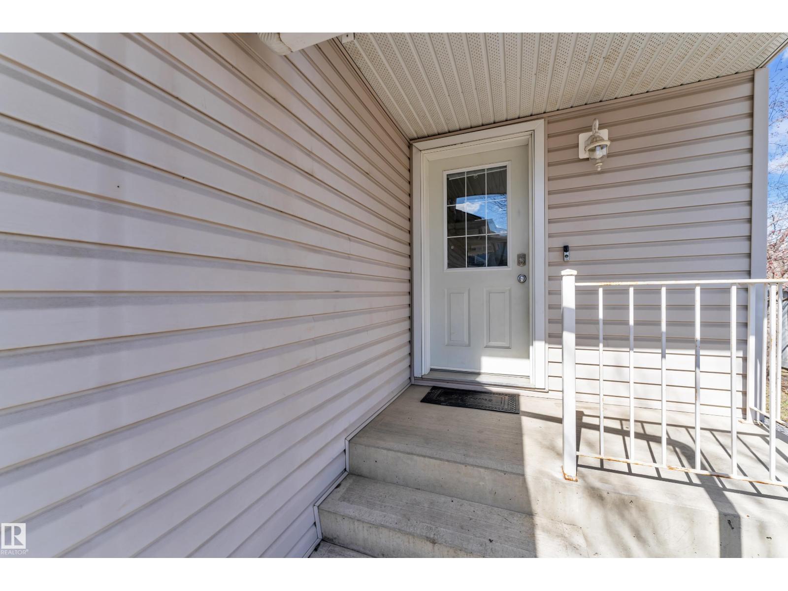 #64 4350 23 St Nw Property Photo 4
