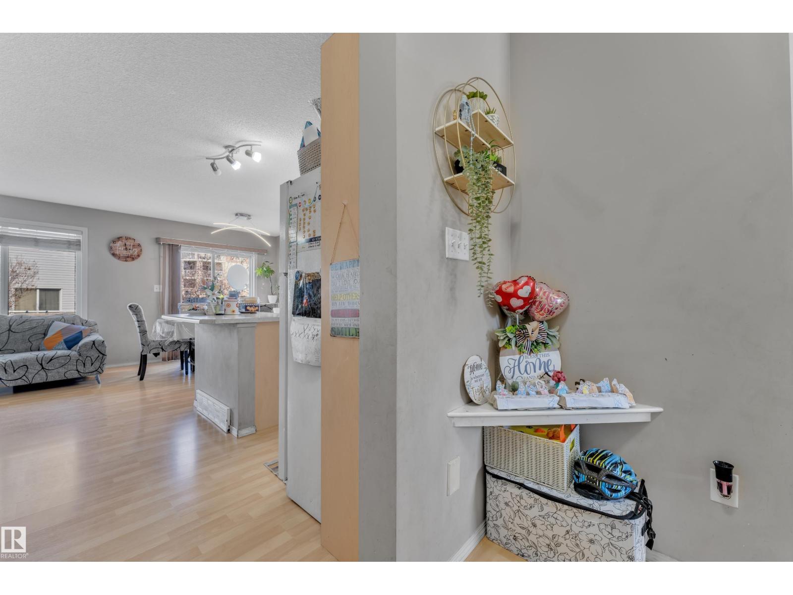 #64 4350 23 St Nw Property Photo 9