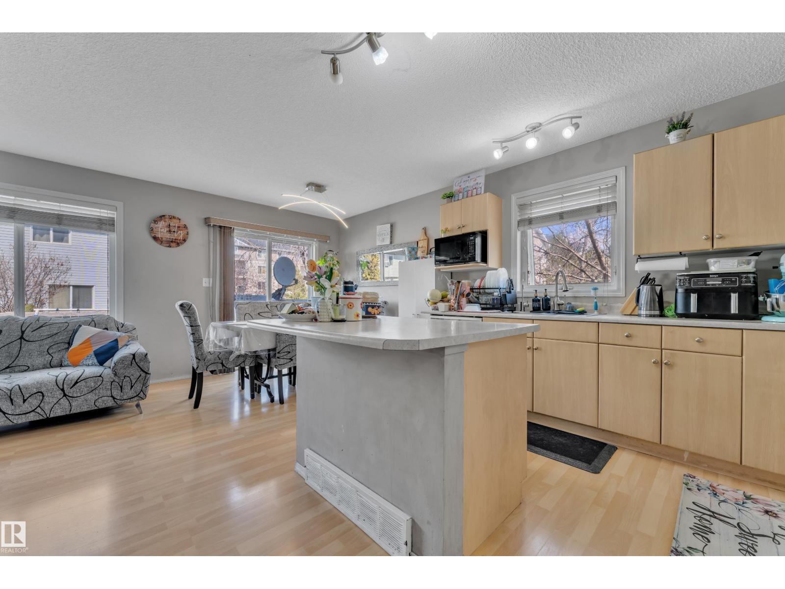#64 4350 23 St Nw Property Photo 10