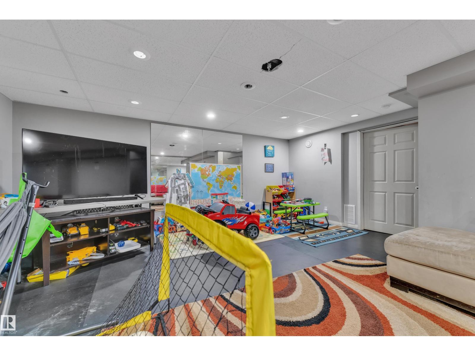 #64 4350 23 St Nw Property Photo 30