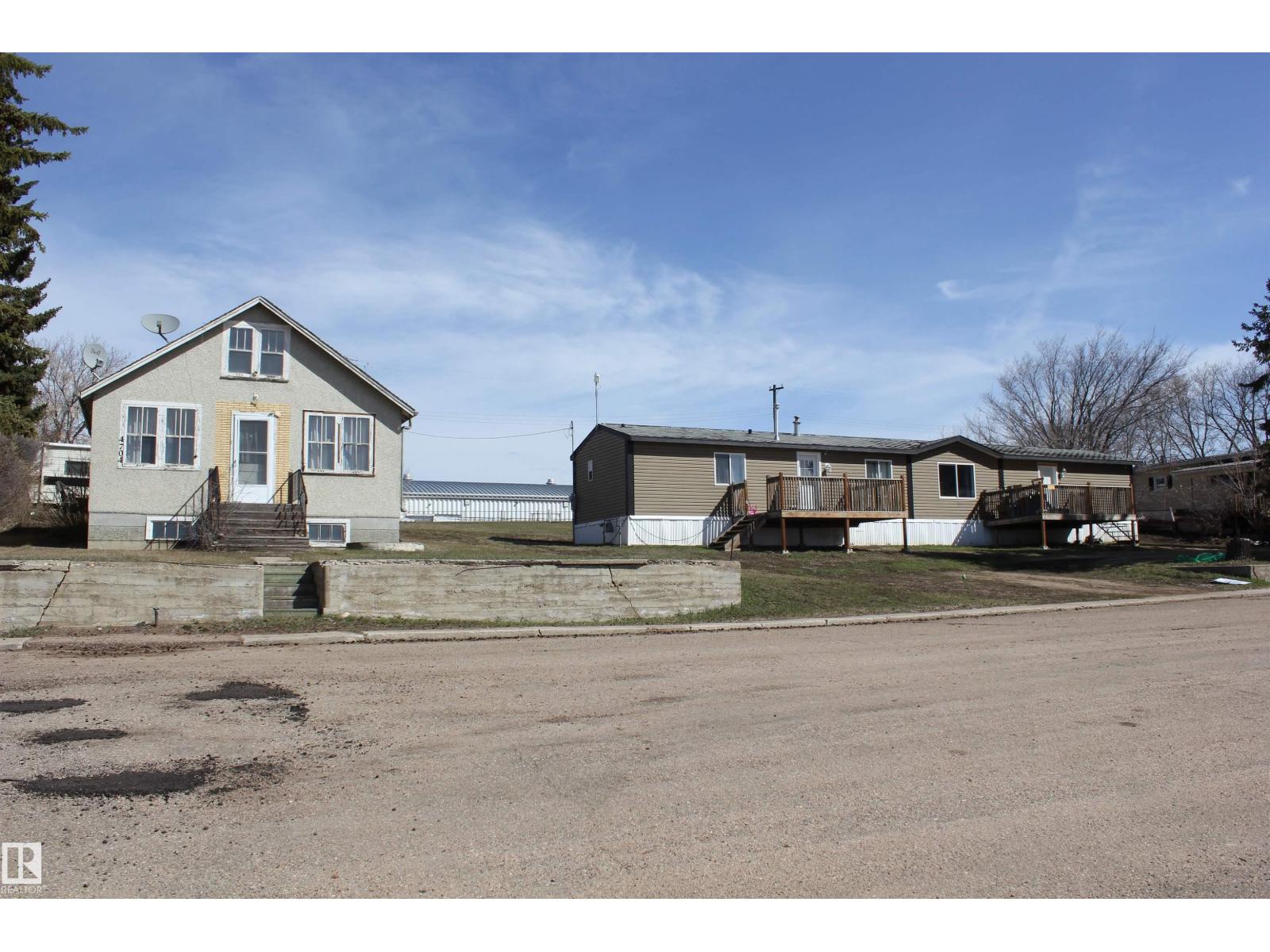 4610 51 Av Property Photo 1