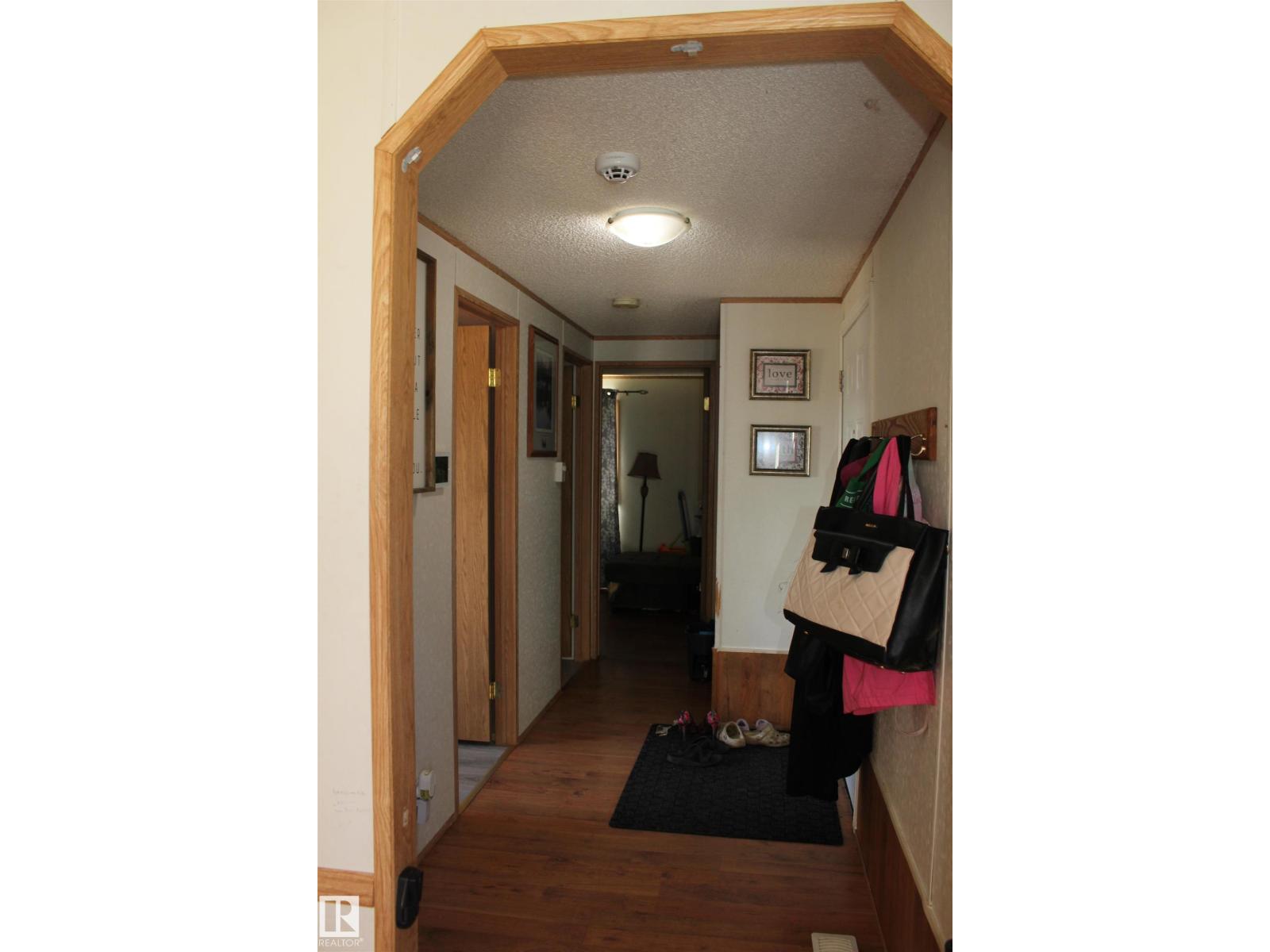 4610 51 Av Property Photo 3