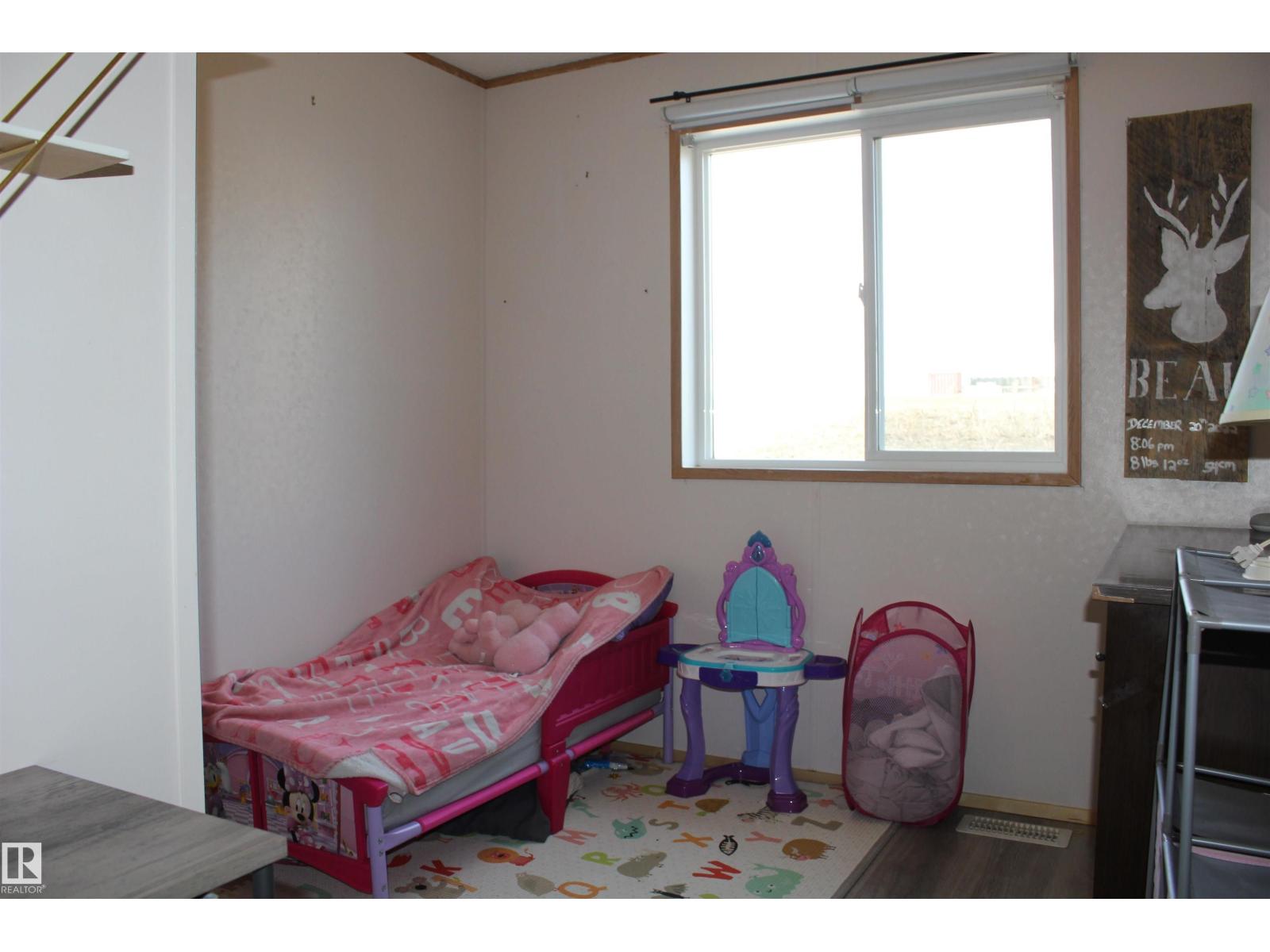 4610 51 Av Property Photo 7