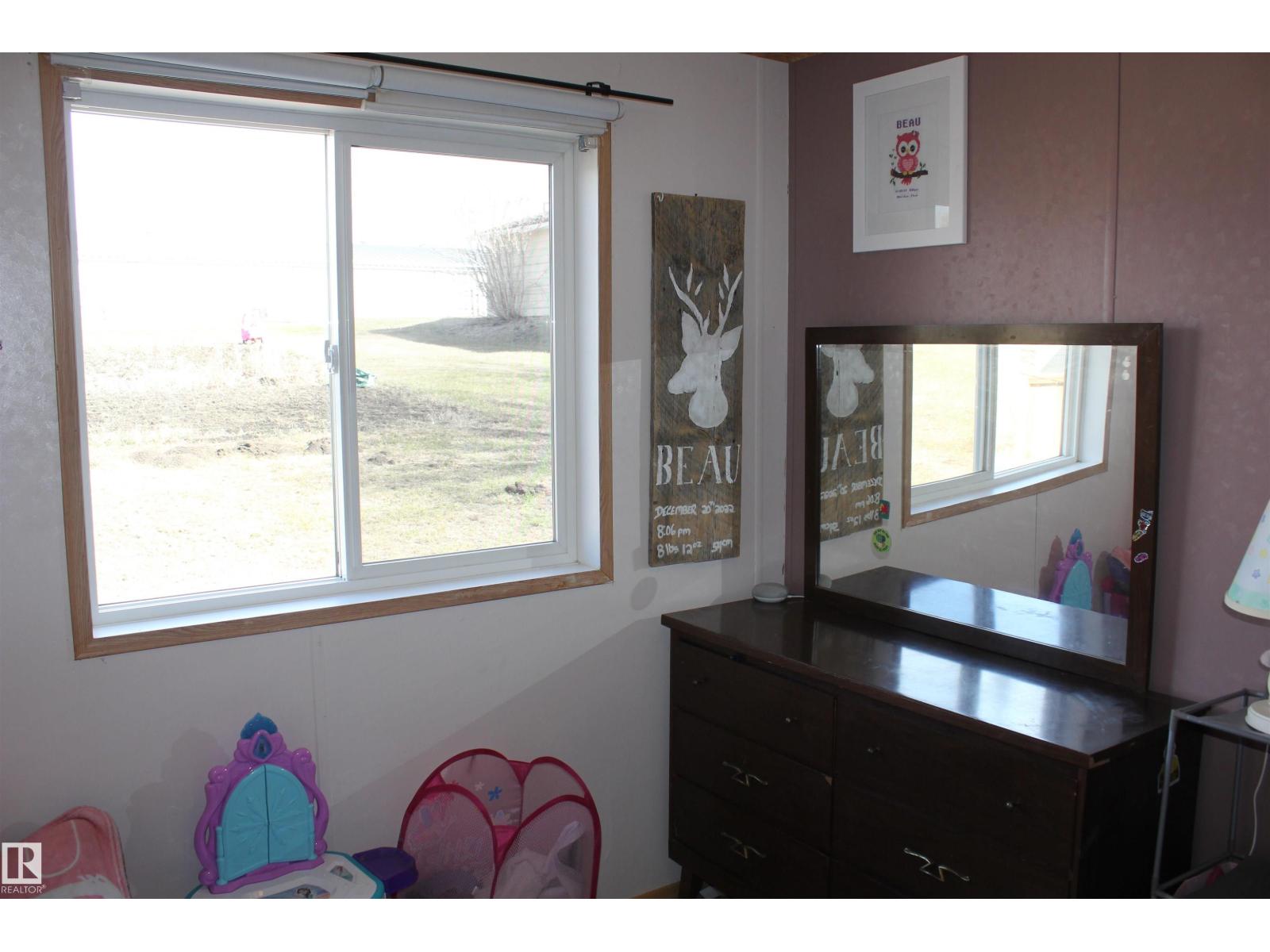 4610 51 Av Property Photo 8