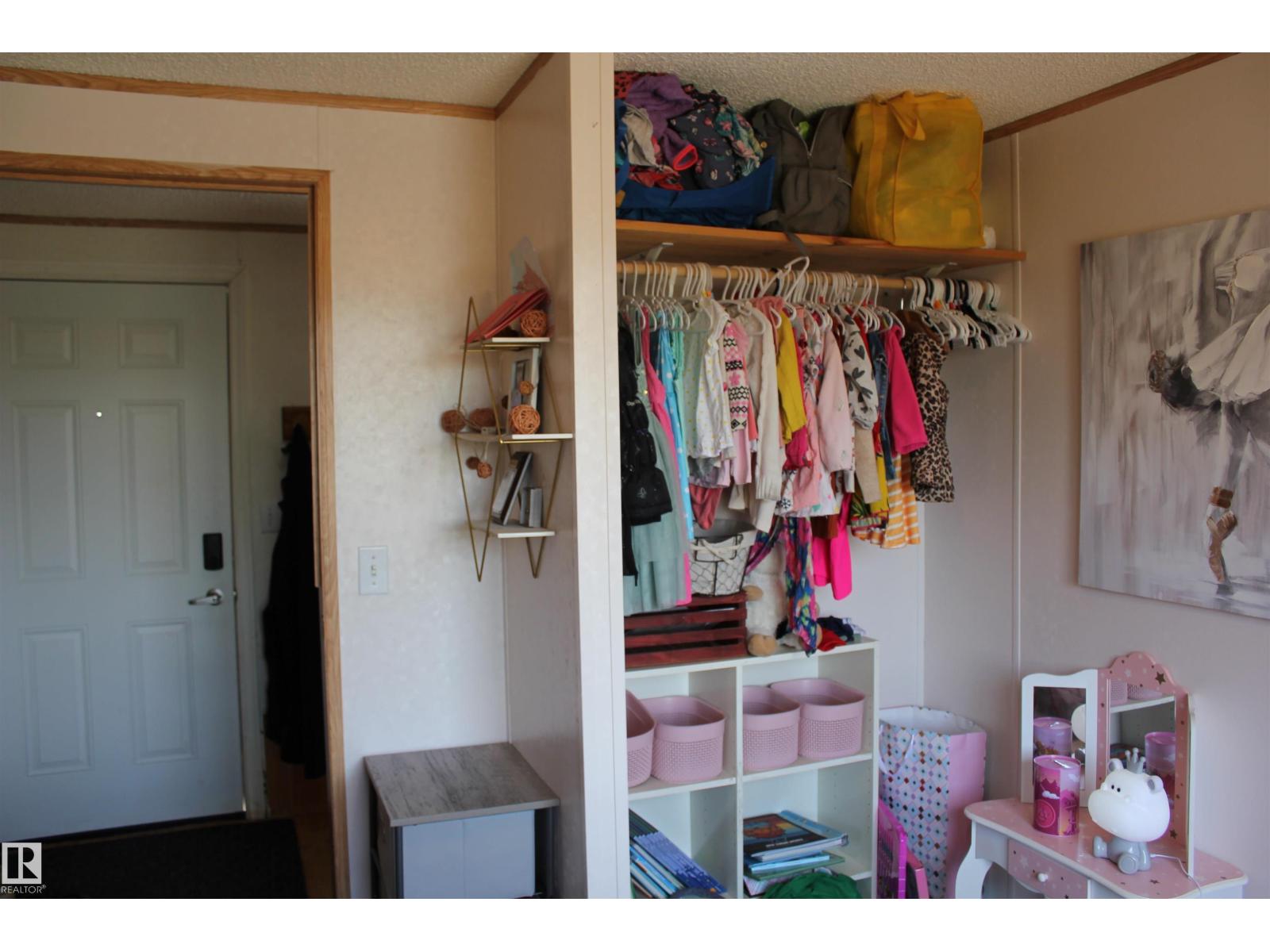 4610 51 Av Property Photo 9