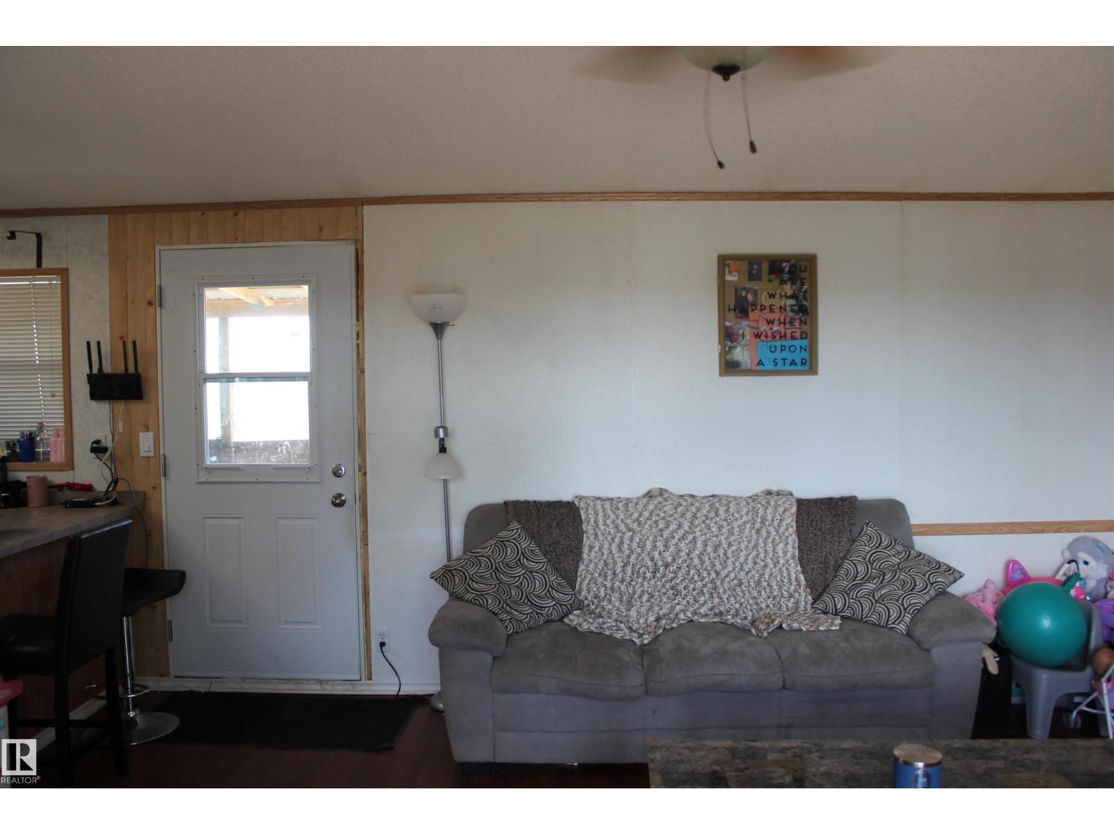 4610 51 Av Property Photo 14