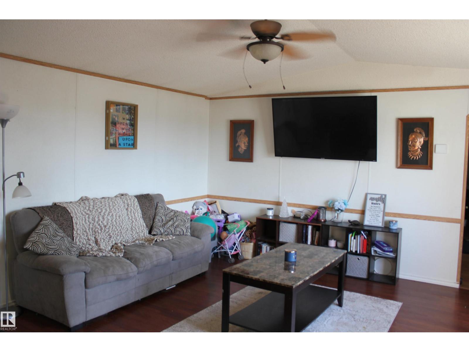 4610 51 Av Property Photo 15