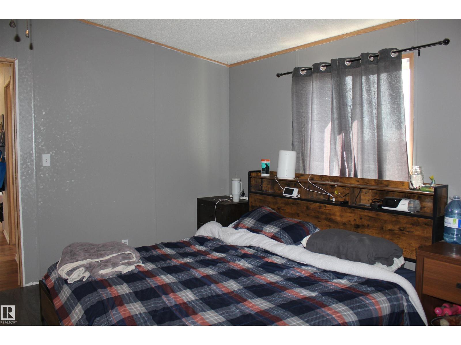 4610 51 Av Property Photo 18