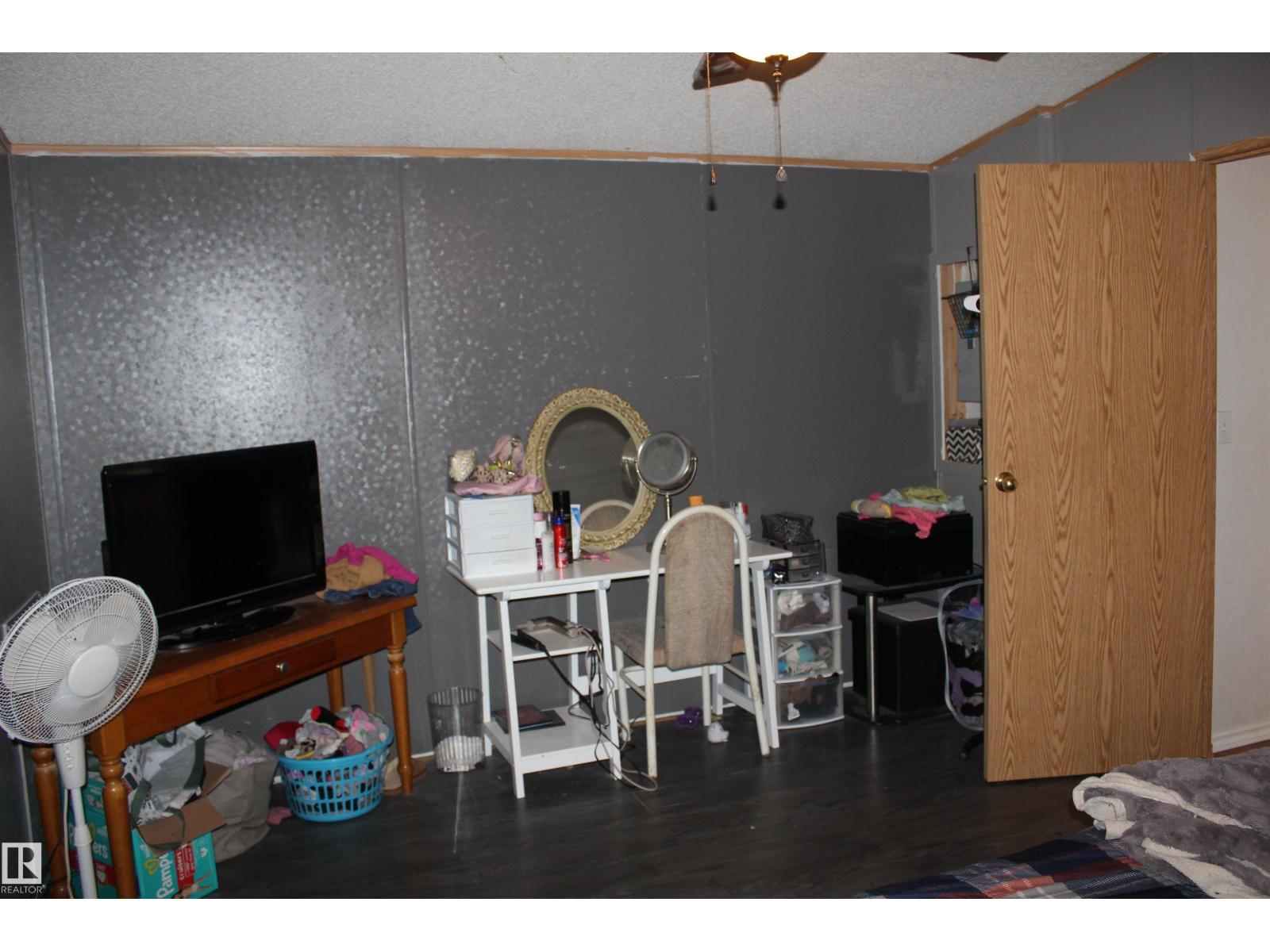 4610 51 Av Property Photo 19