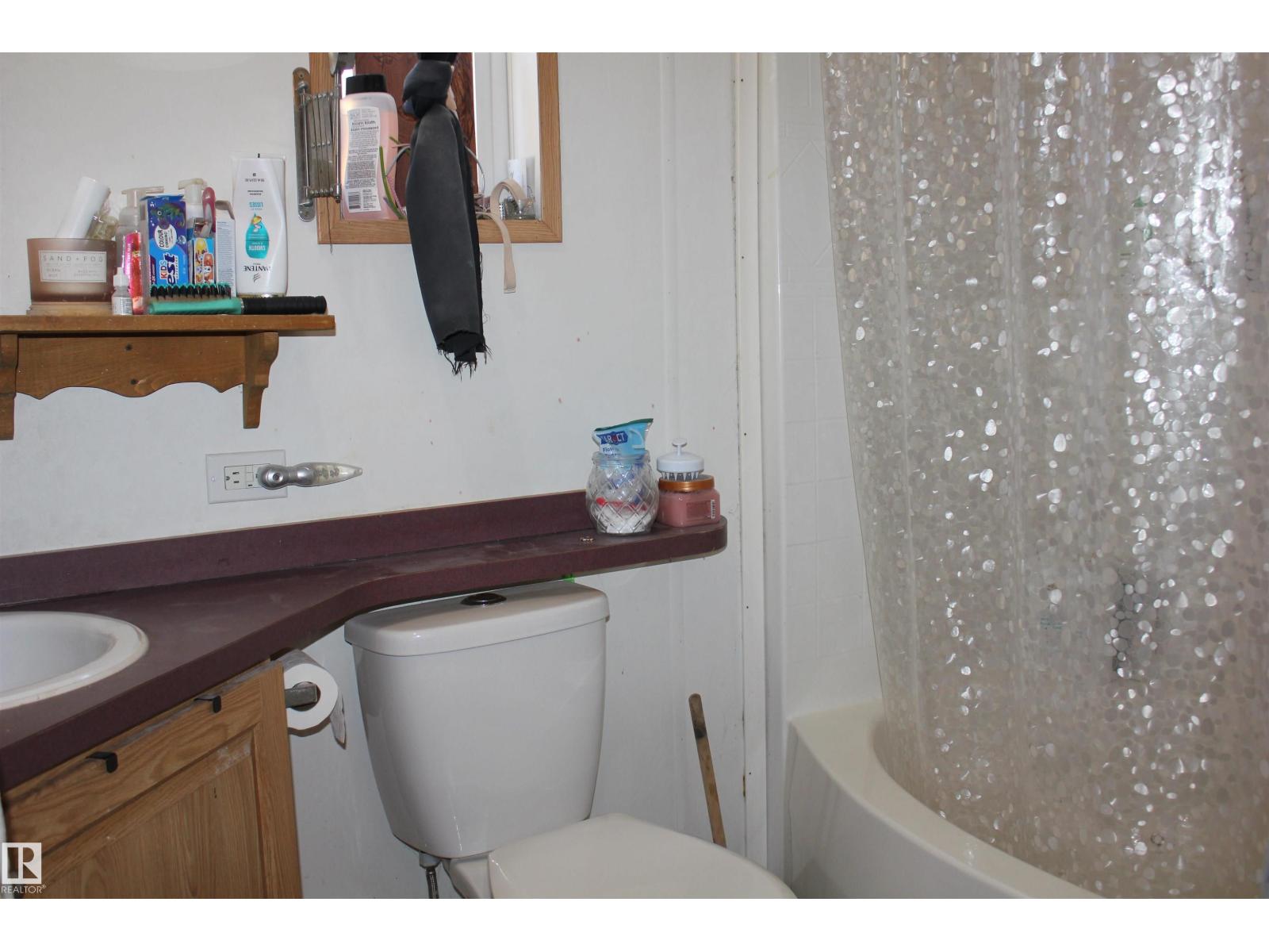 4610 51 Av Property Photo 20