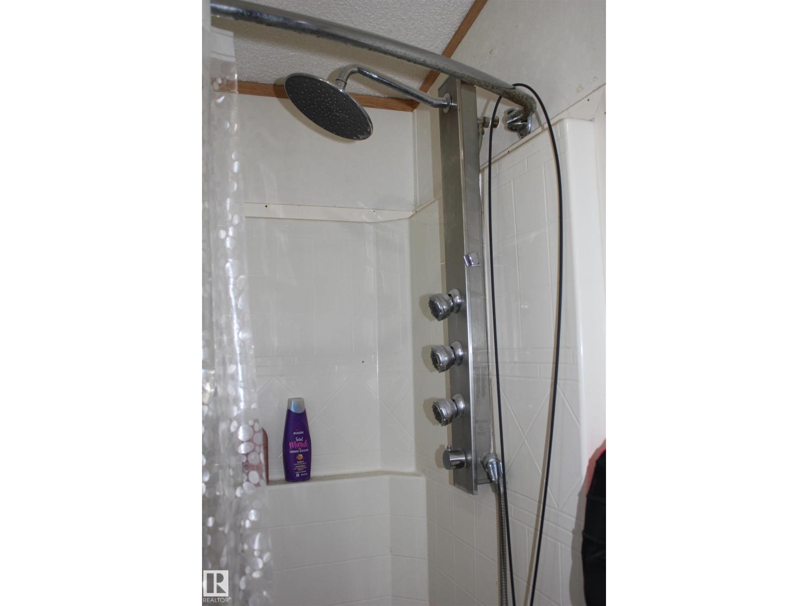 4610 51 Av Property Photo 21