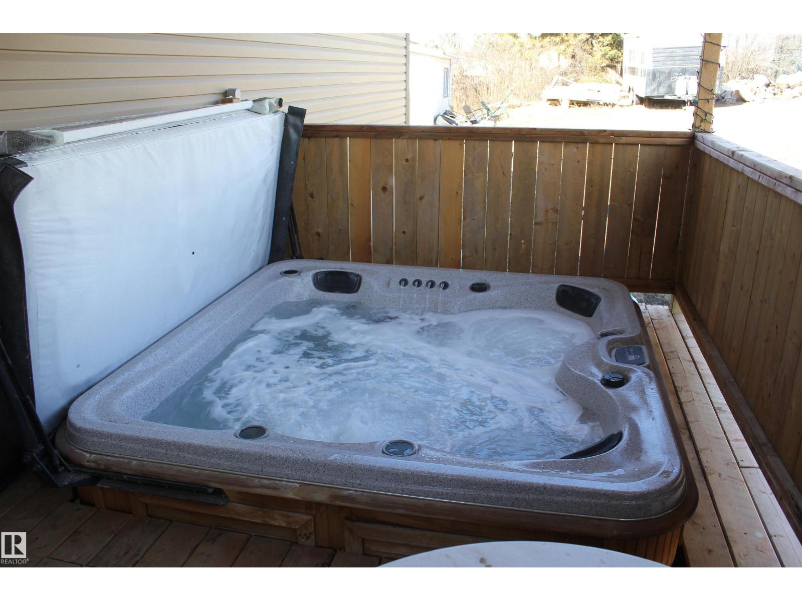 4610 51 Av Property Photo 25