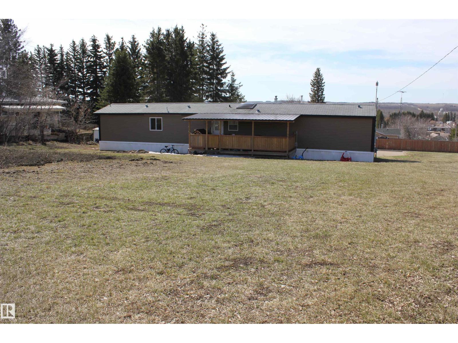 4610 51 Av Property Photo 27