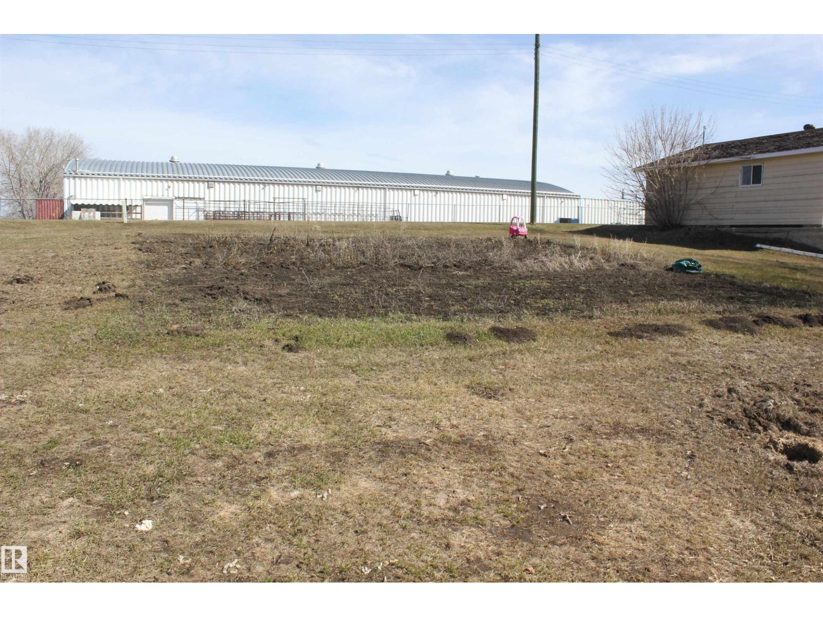 4610 51 Av Property Photo 28