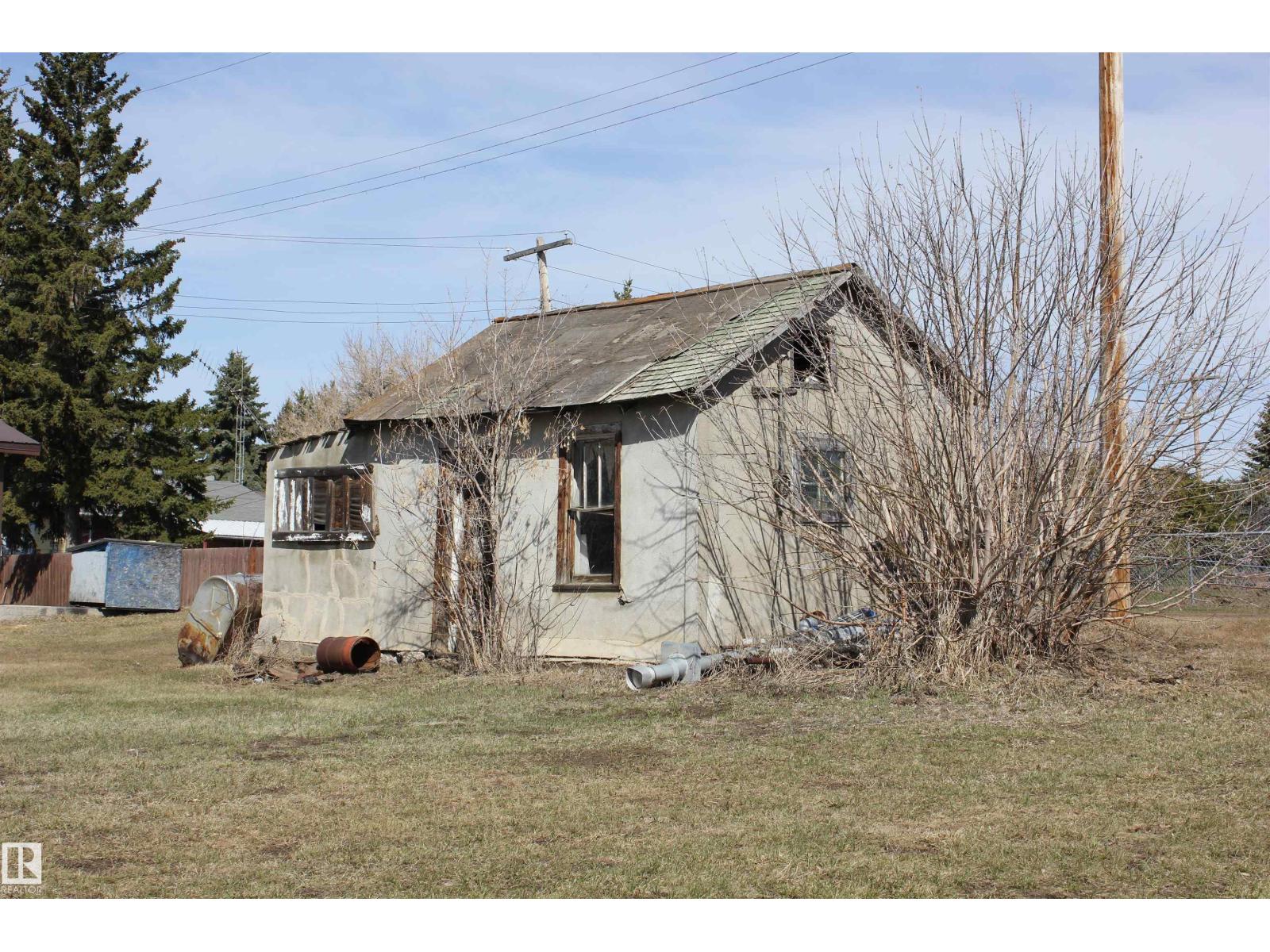4610 51 Av Property Photo 29