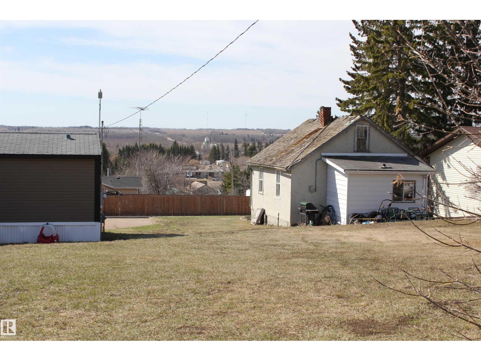 4610 51 Av Property Photo 31